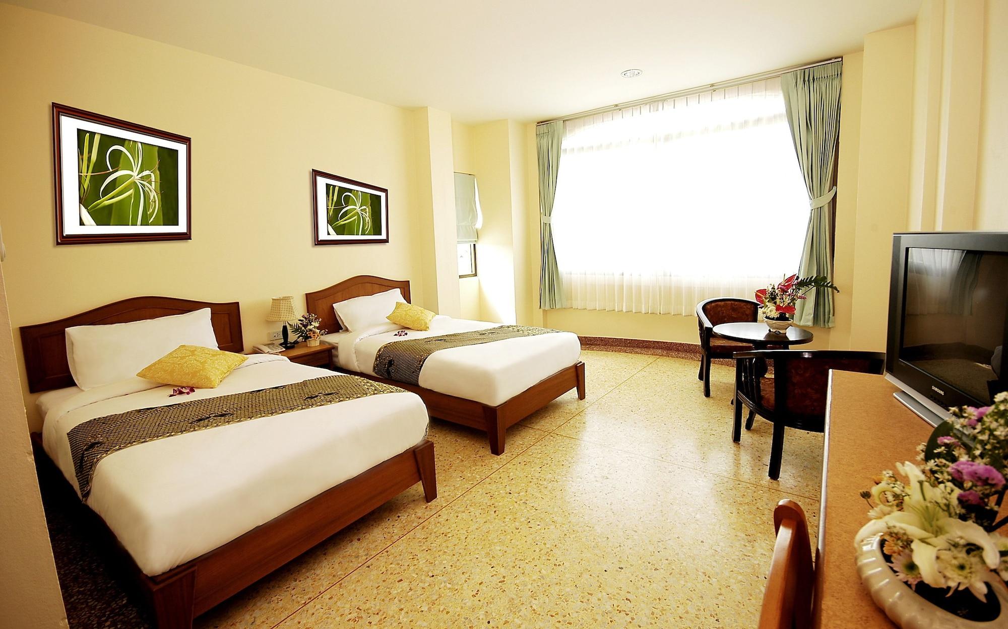Phetpailin Hotel 3*