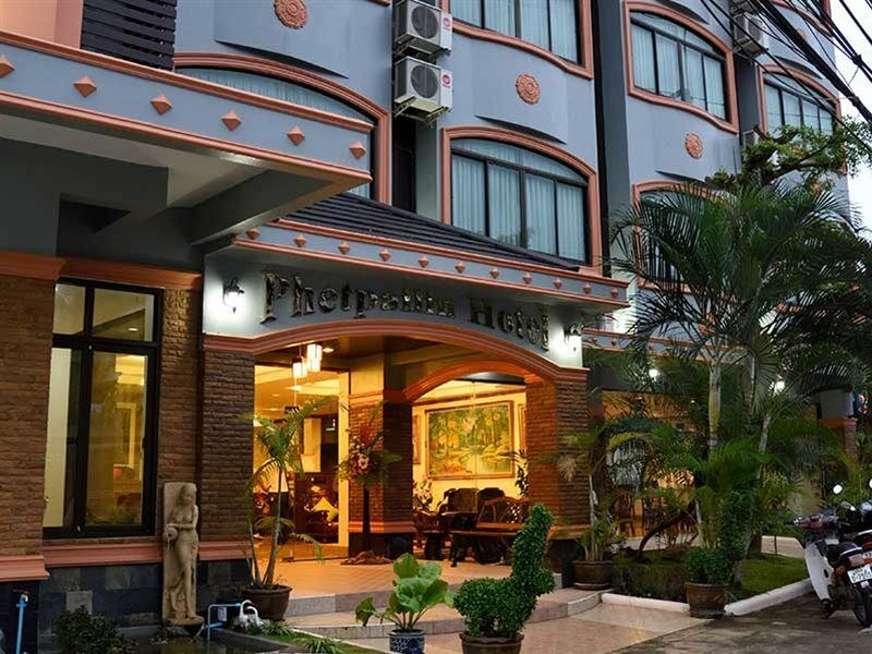 Phetpailin Hotel 3*